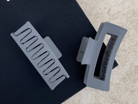 Mika Claw Clip - Grey Supply